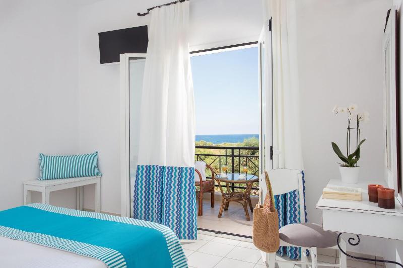Iris Beach Hotel Monemvasía Exteriör bild