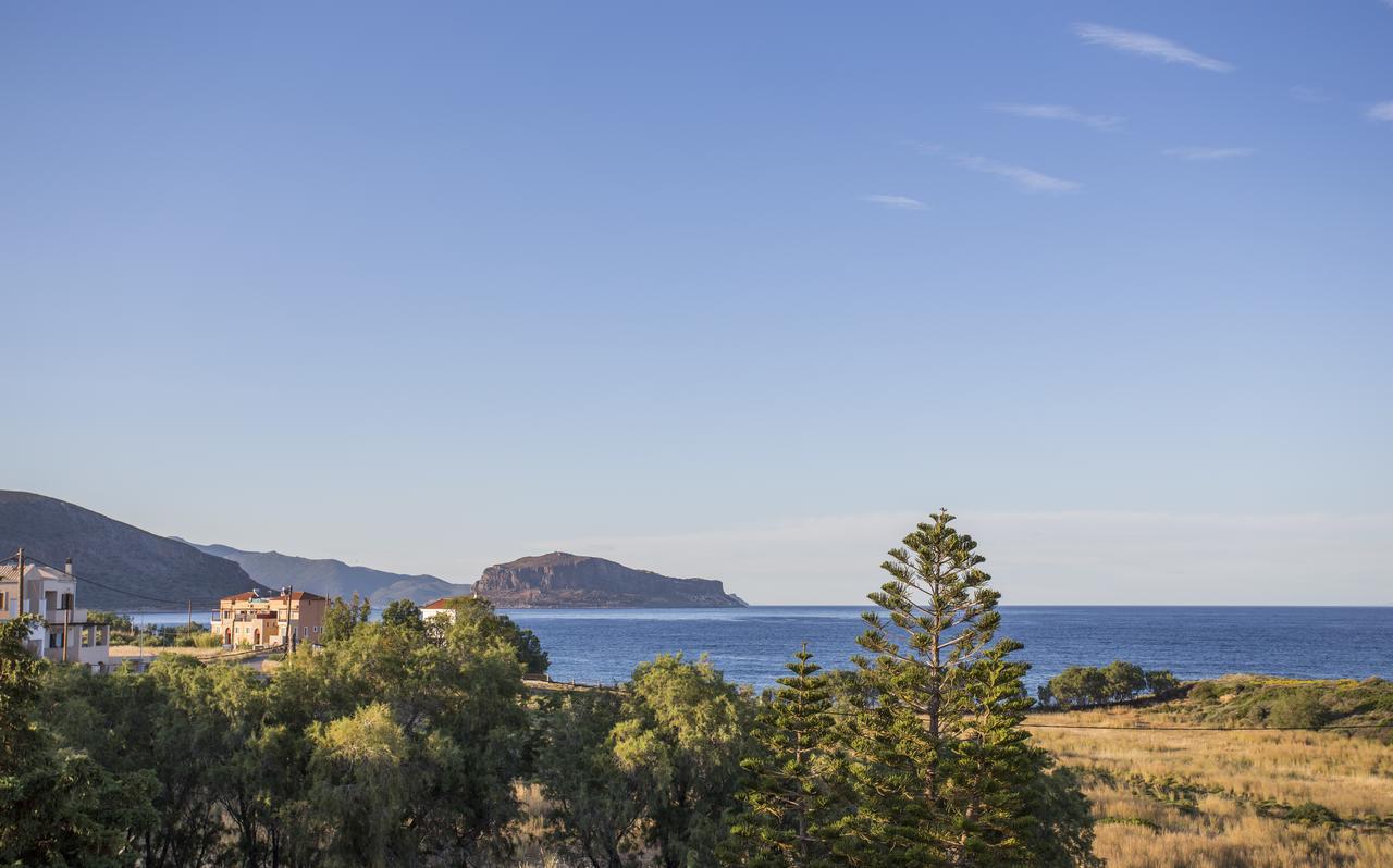 Iris Beach Hotel Monemvasía Exteriör bild