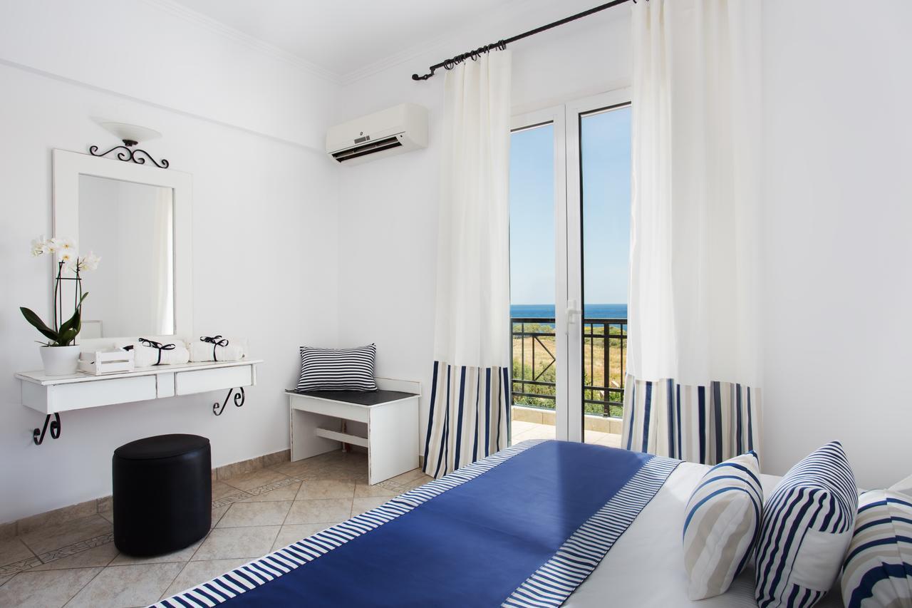 Iris Beach Hotel Monemvasía Exteriör bild
