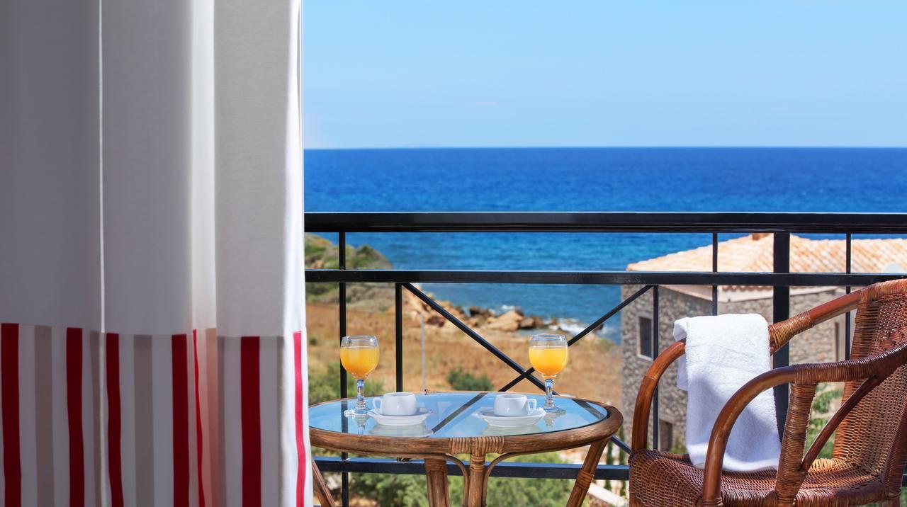 Iris Beach Hotel Monemvasía Exteriör bild