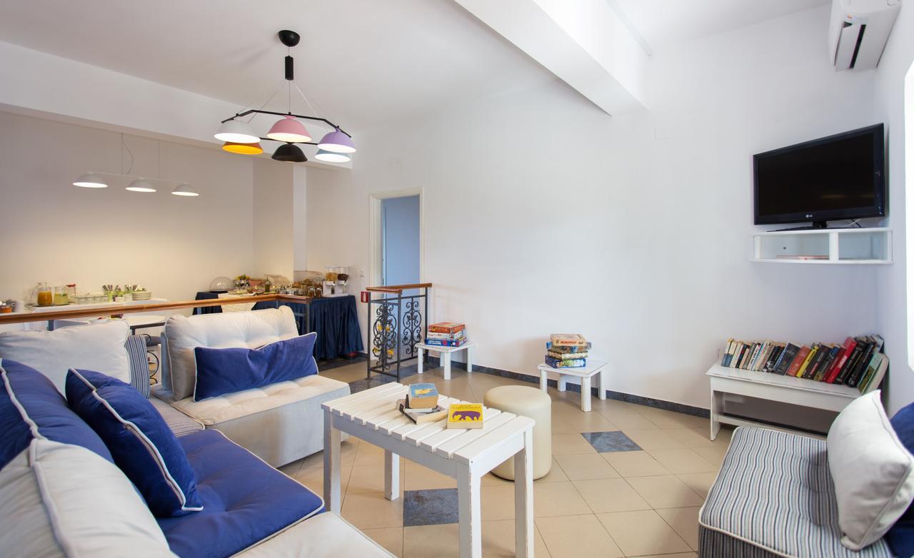 Iris Beach Hotel Monemvasía Exteriör bild